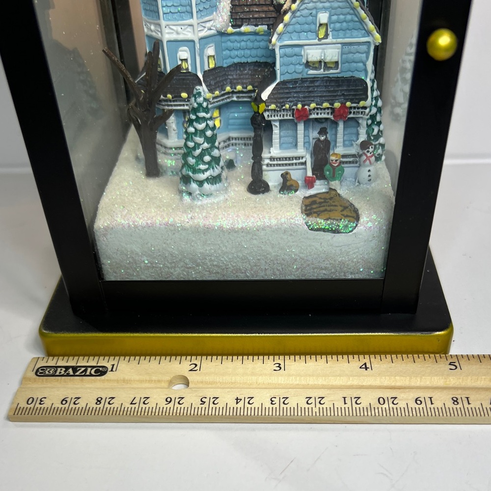 Thomas Kinkade Christmas Lantern "Love" Illuminated Lantern House - Picture 10 of 10
